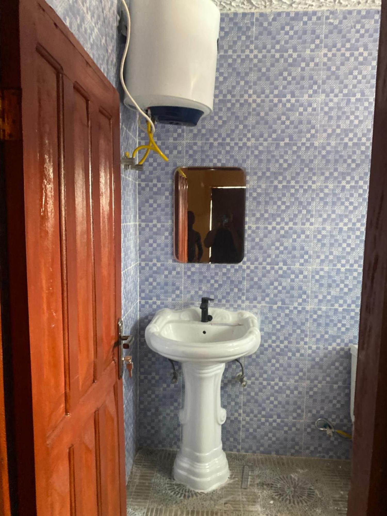 Debora Guest House Freetown Ngoại thất bức ảnh