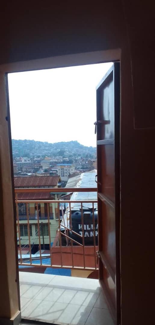 Debora Guest House Freetown Ngoại thất bức ảnh