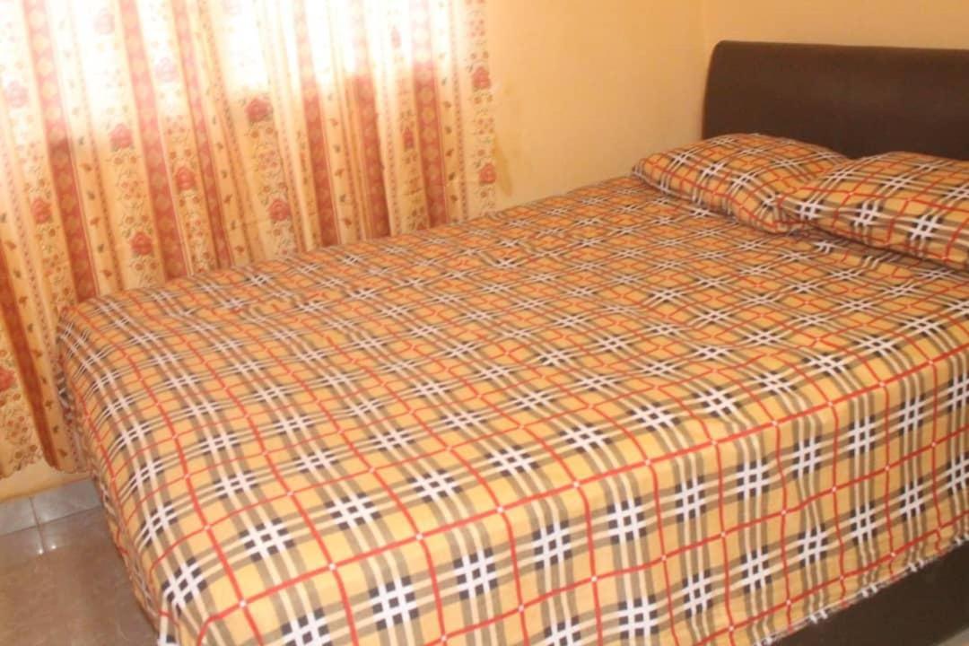 Debora Guest House Freetown Ngoại thất bức ảnh