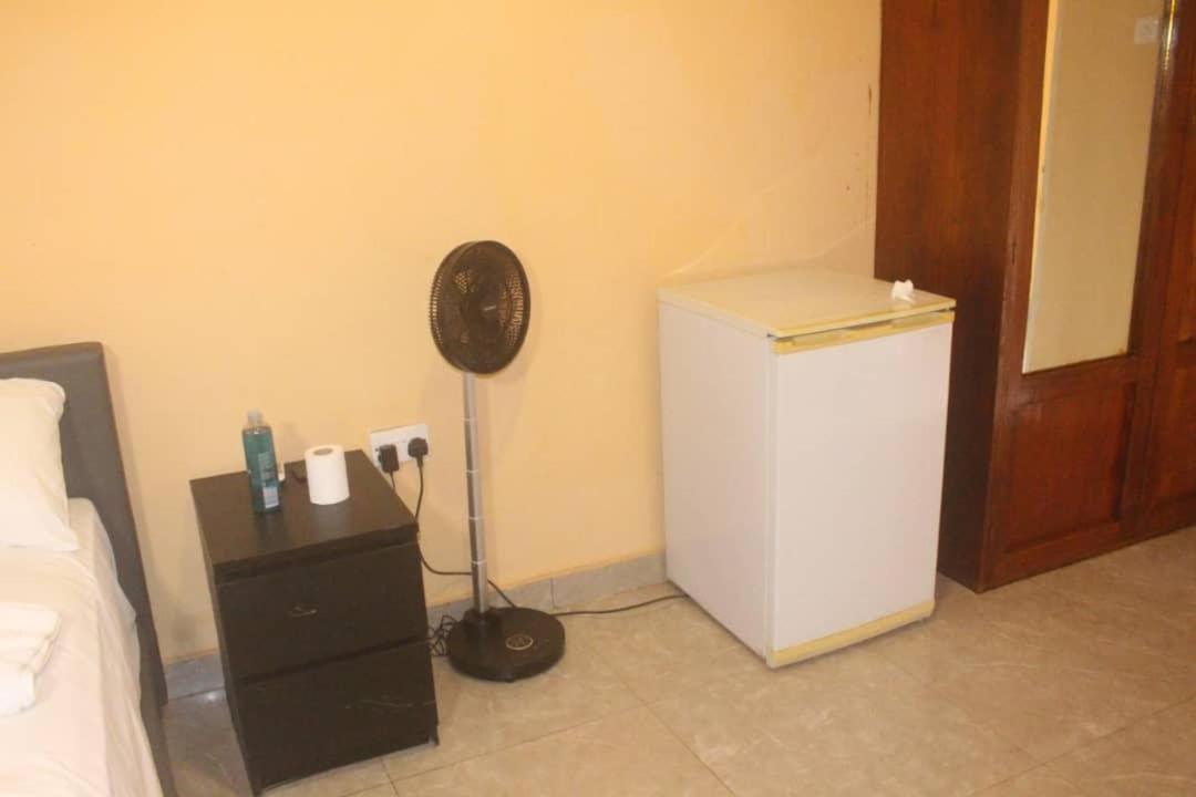 Debora Guest House Freetown Ngoại thất bức ảnh