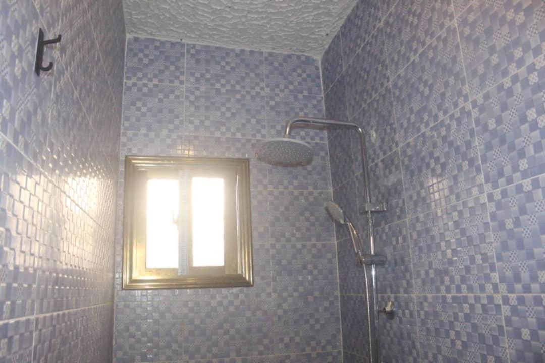 Debora Guest House Freetown Ngoại thất bức ảnh