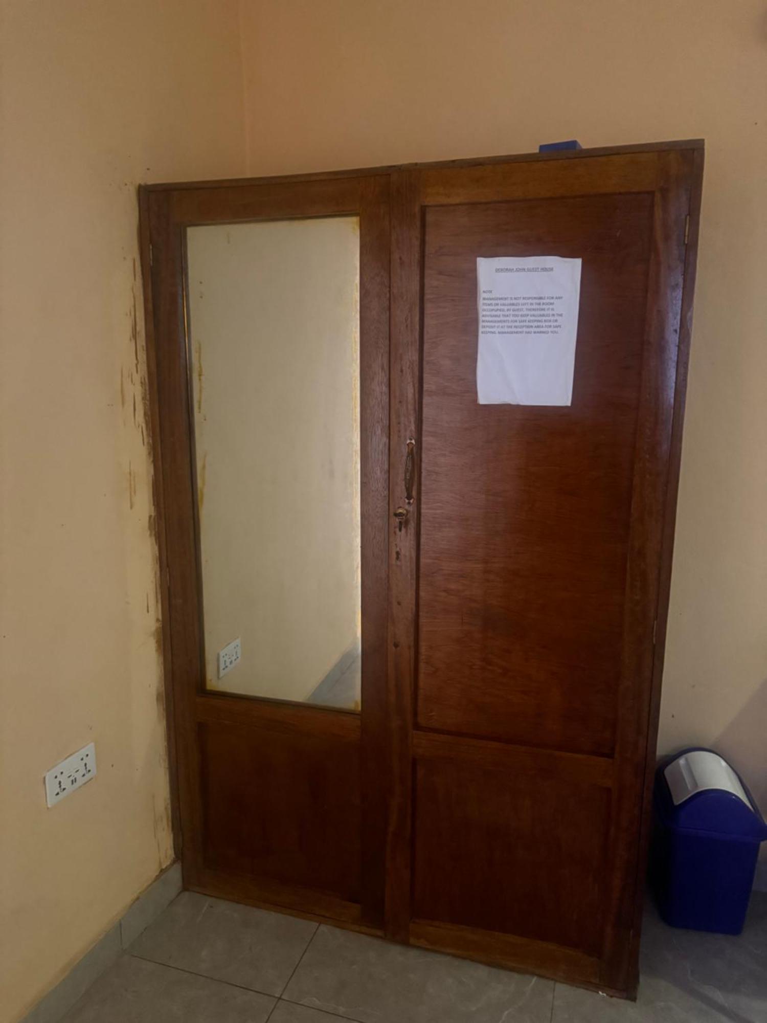 Debora Guest House Freetown Ngoại thất bức ảnh