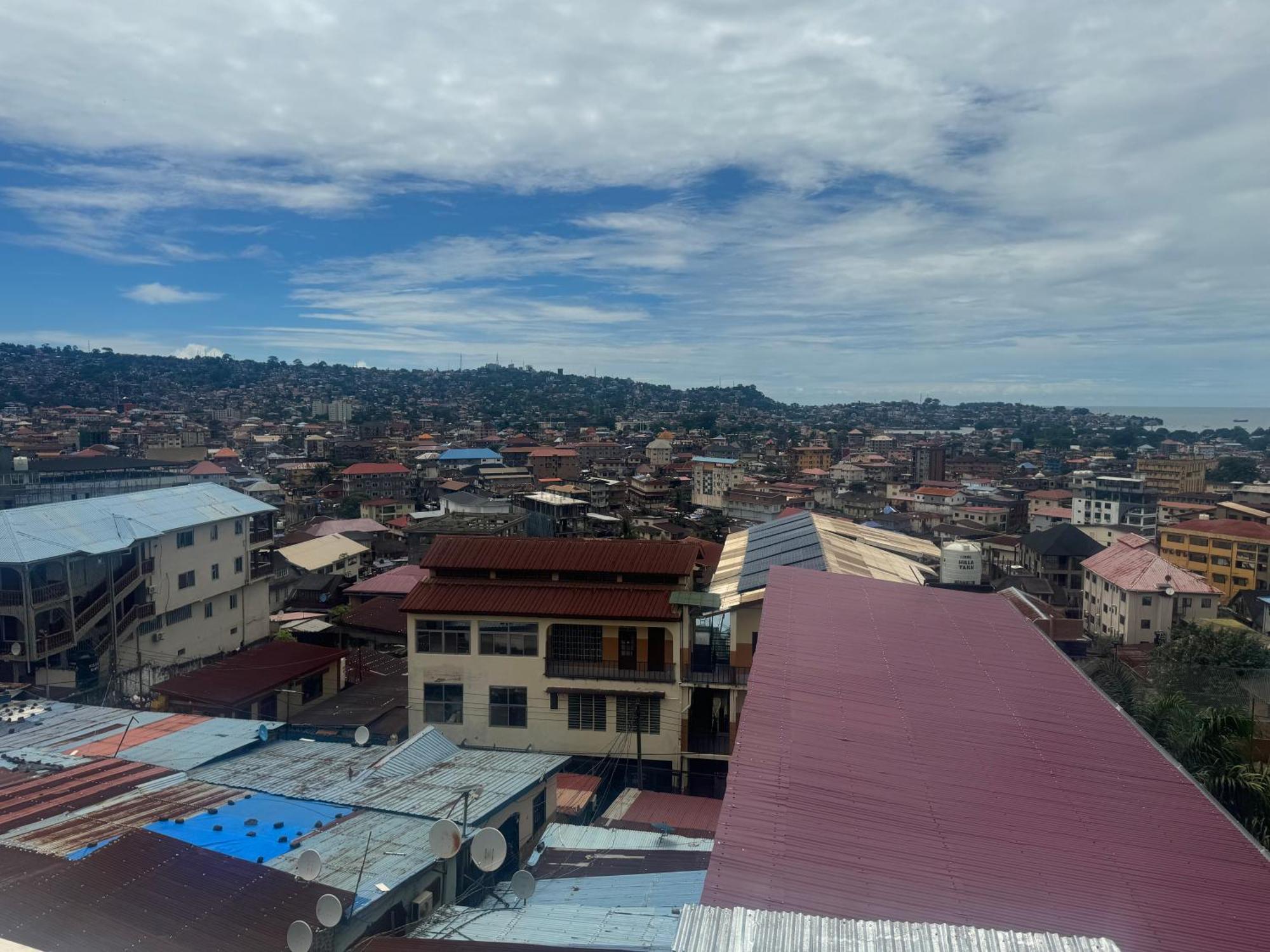 Debora Guest House Freetown Ngoại thất bức ảnh